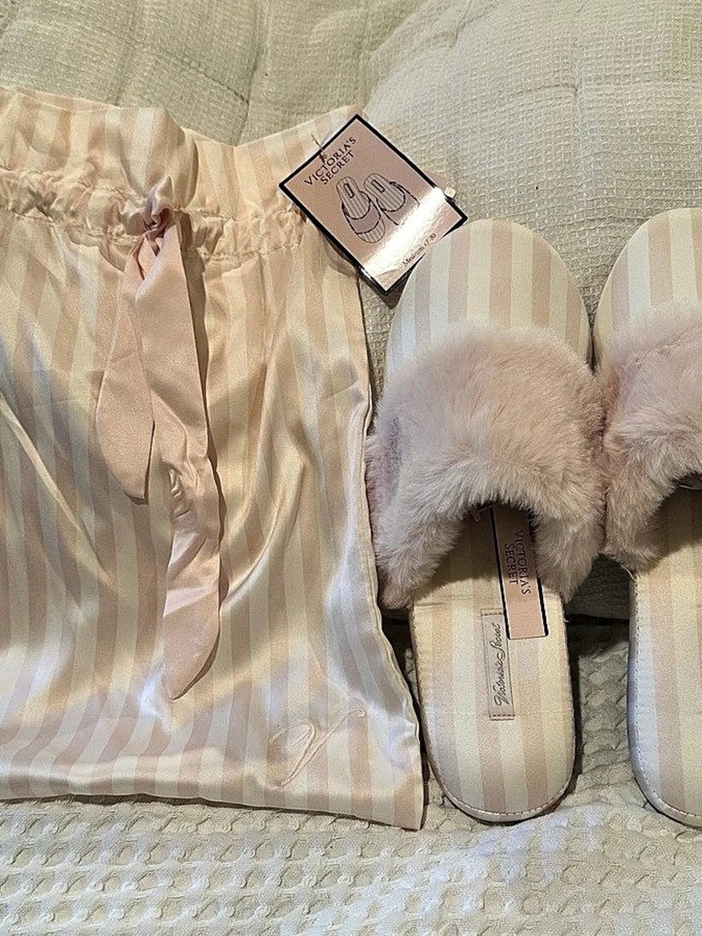 NWT - Victoria's Secret Signature Satin Stripe Faux Fur Slippers with Dust Bag -